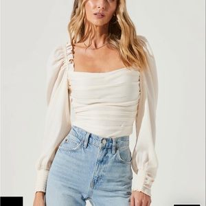 ASTR the Label Long Sleeve Cream Blouse